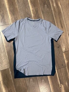 Lululemon Vent Tee